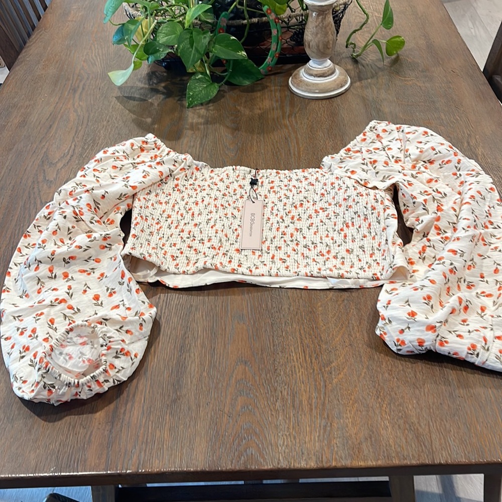 BCBG Generation crop top. Size Med - Picture 10 of 13